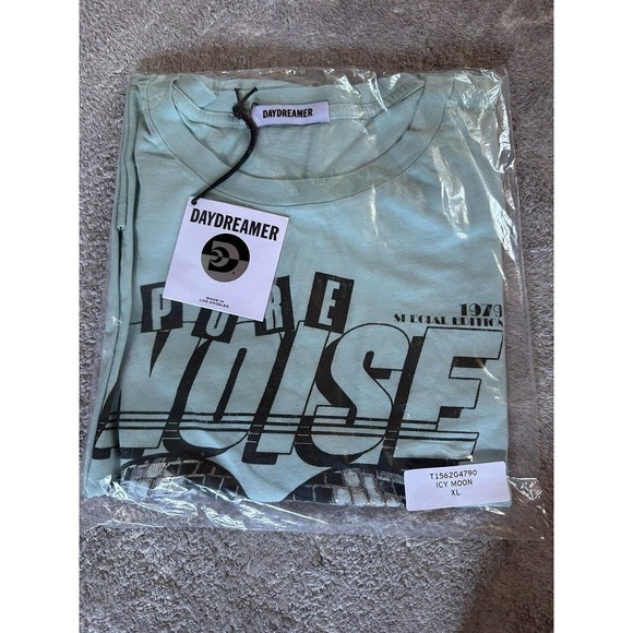 DAYDREAMER Women's - XL -Pure Noise VoL. 2 Merch Graphic Tee Icy Moon - Picture 6 of 8